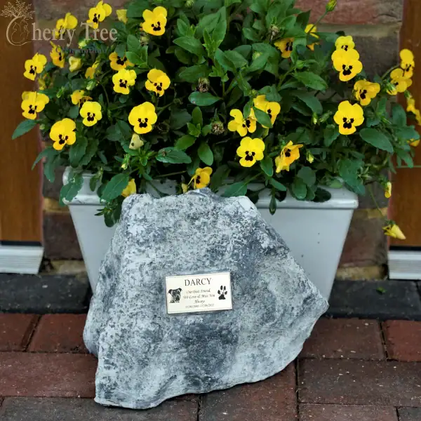 Rock Urn 5-web-e8dcdfce Rock Urn 5-web-e8dcdfce